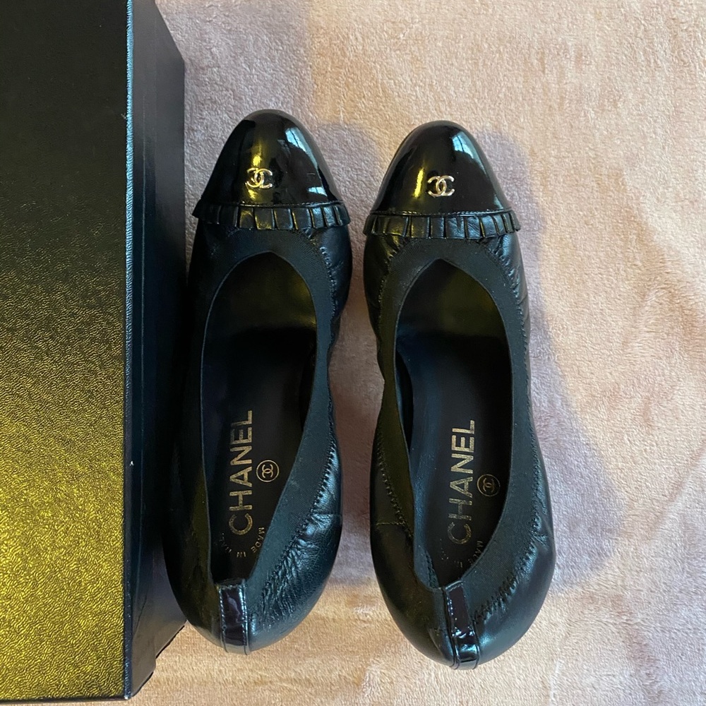 AUTHENTIC Chanel black heels size 8 1/2